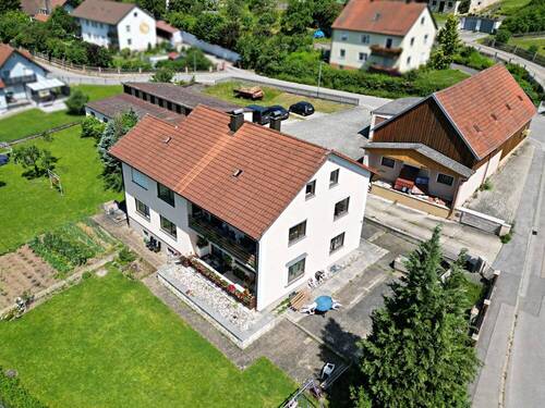 * - 6 Zimmer Mehrfamilienhaus, Wohnhaus in Nittendorf