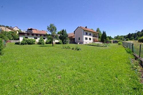 * - Mehrfamilienhaus, Wohnhaus mit 220,00 m² in Nittendorf zum Kaufen