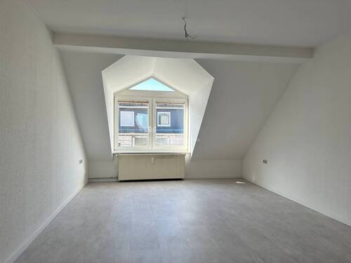 Das Schlafzimmer - Helle 2-Zimmer-Dachgeschosswohnung in zentraler Lage der Schweriner westlichen Paulsstadt
