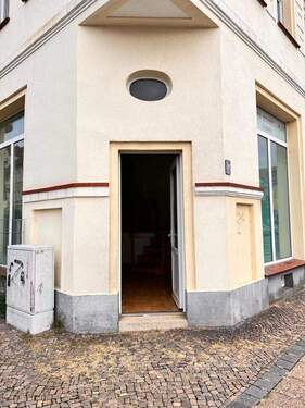 Eingang - Gewerbeeinheit mit viel Potenzial!