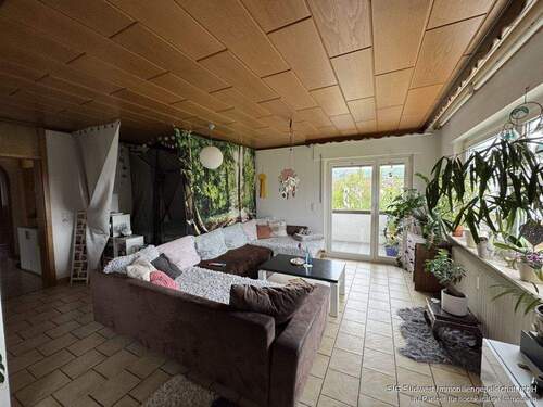 Wohnzimmer - 4 Zimmer Wohnung mit Garten + Garage + Hobbyraum und Balkon + EBK und mehr, in Top Wohnlage in BW.