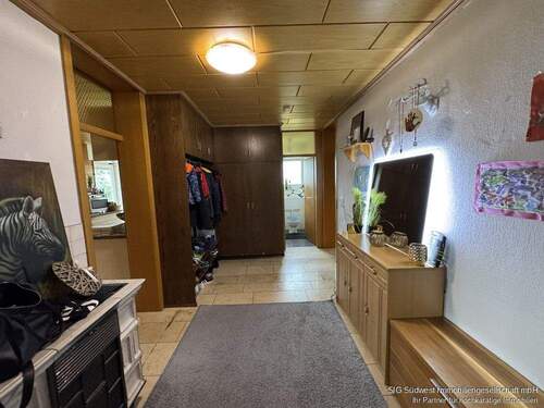 Diele - Etagenwohnung mit 120,10 m&sup2; in Pfaffenhofen zum Kaufen