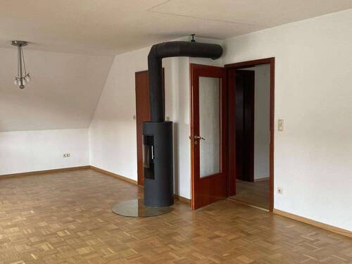 Kaminofen - Etagenwohnung mit 85,00 m&sup2; in Forchheim zur Miete