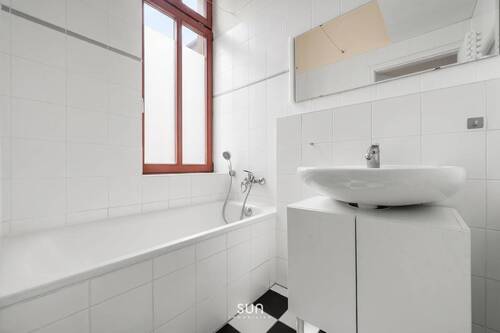BADEZIMMER - Etagenwohnung mit 74,00 m&sup2; in Frankfurt am Main zum Kaufen