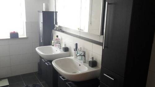 Bad mit 2 Waschbecken - 