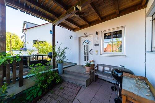 Eingangsbereich 2 - Naturnah leben - familienfreundliches Haus mit zwei Wohneinheiten in idyllischer Lage von Glems