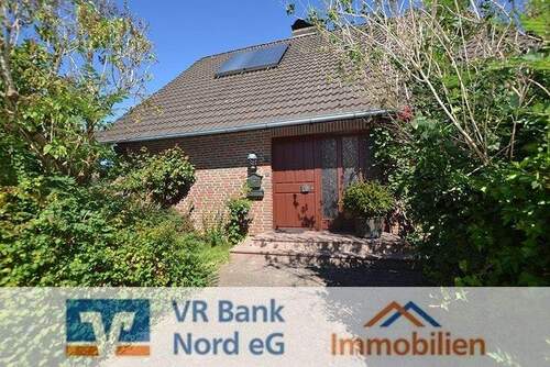 Bild 1 - Vollunterkellertes Einfamilienhaus auf eingewachsenem Grundstück