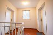 Treppenflur - 2 Zimmer Etagenwohnung zum Kaufen in Stade