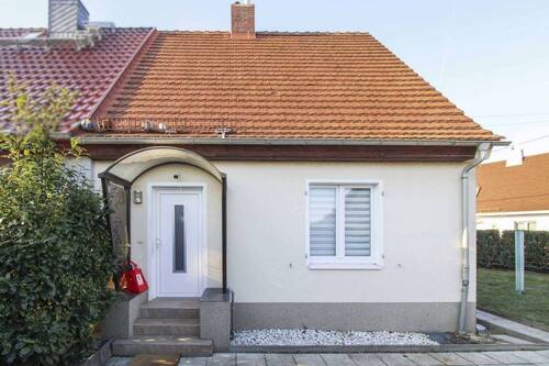 Frontansicht - 3 Zimmer Doppelhaushälfte zum Kaufen in Freital