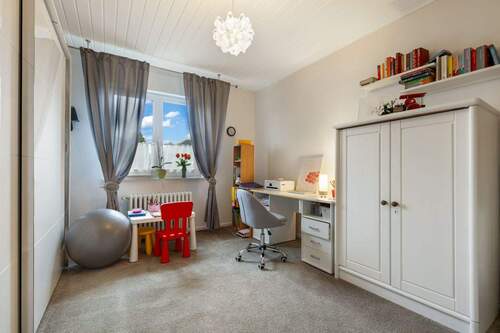Kinder- oder Arbeitszimmer - 