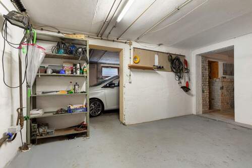 Keller mit Zugang zur Garage - 