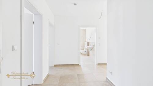 Bild 2 - 4 Zimmer Etagenwohnung zum Kaufen in Nienburg/Weser