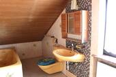 Badezimmer mit Wanne DG - 