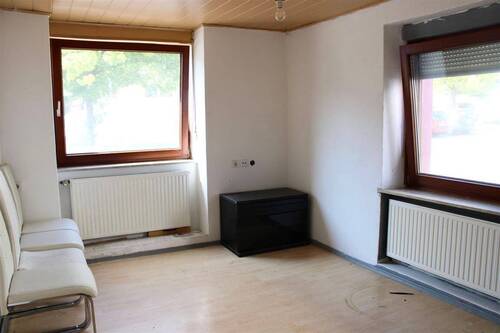 Wohnzimmer EG - Mehrfamilienhaus, Wohnhaus in Hettenleidelheim zum Kaufen