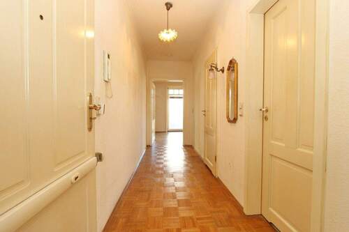 Flur - Etagenwohnung mit 51,20 m&sup2; in Hamburg zum Kaufen