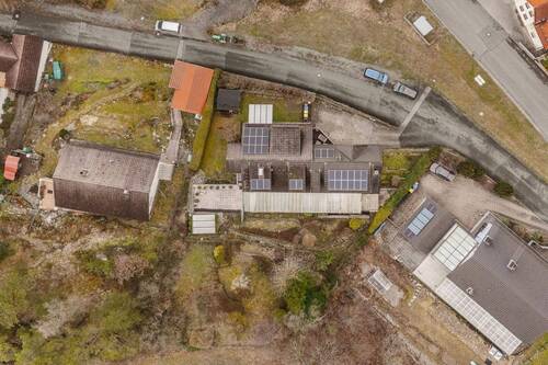 Hausansicht oben - 1 Zimmer Mehrfamilienhaus, Wohnhaus in Aufseß