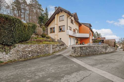 Auffahrt - Mehrfamilienhaus, Wohnhaus mit 330,00 m&sup2; in Aufseß zum Kaufen