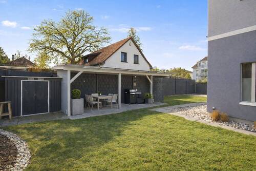 Garten (mit KI möbliert) - 