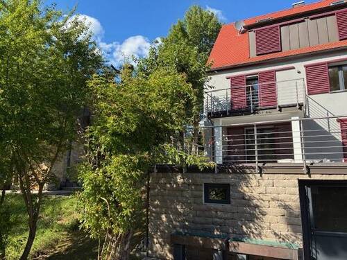 Haus Außenansicht Süd 3.jpg - Top-renoviertes Einfamilienhaus mit mögl. Büronutzung im Keller, NeustadtA., zum 01.10.2025