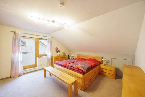 Schlafzimmer - Doppelhaushälfte mit 116,70 m&sup2; in Besigheim zum Kaufen