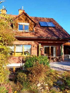 Rückseite mit Souterrain - Doppelhaushälfte mit 140,00 m&sup2; in Hannover zum Kaufen