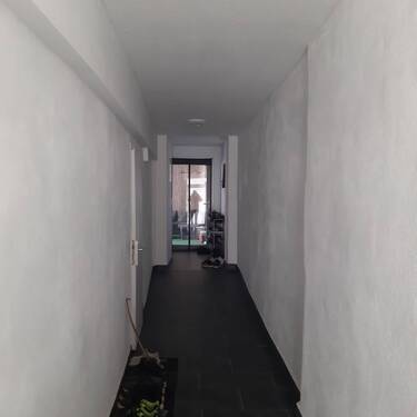 Hauseingang - 1 Zimmer Mehrfamilienhaus, Wohnhaus zum Kaufen in Werdau
