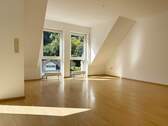 Wohnzimmer - 3 Zimmer Etagenwohnung zum Kaufen in Neuenbürg
