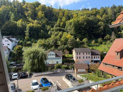 Blick ins Grüne - Etagenwohnung mit 70,00 m² in Neuenbürg zum Kaufen