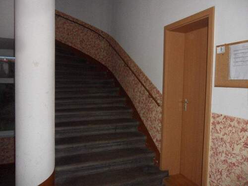 Treppenflur - Etagenwohnung mit 69,70 m&sup2; in Plauen zum Kaufen