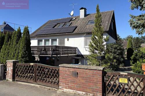 Ansicht von der Straßenseite - Geräumiges Zuhause mit Garten - 324.000,00&nbsp;EUR Kaufpreis, ca.&nbsp; 140,00&nbsp;m&sup2;&nbsp;Wohnfl&auml;che