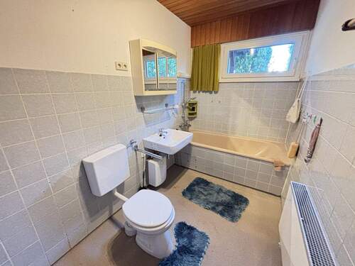 Wannenbad im Erdgeschoss - 