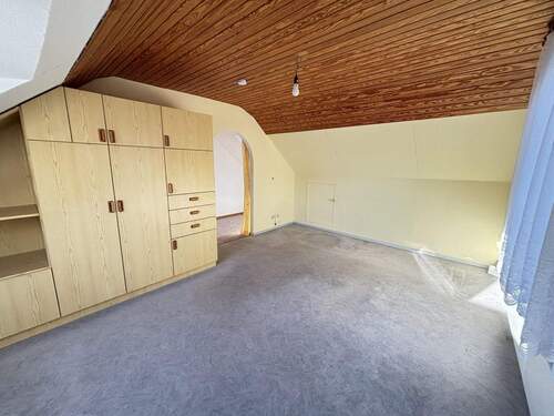 Zimmer 1 im Dachgeschoss - 