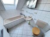 Wannenbad im Dachgeschoss - 
