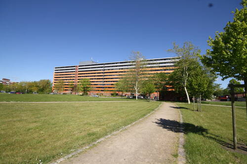 Haus aus der Ferne.JPG - Sie suchen zur sofortigen Eigennutzung 4 Zimmer Eigentumswohnung mit Balkon