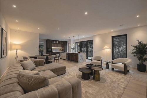 Großzügiger Wohn- & Essbereich - 