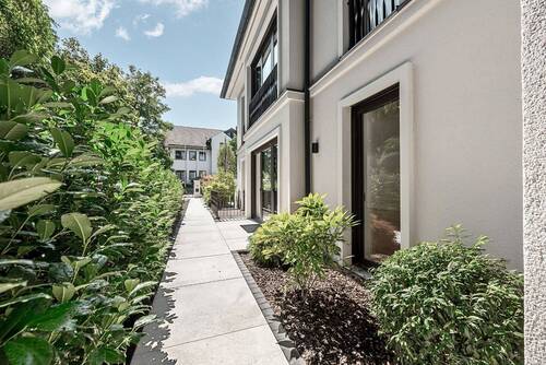 Idyllisch angelegter Garten - 