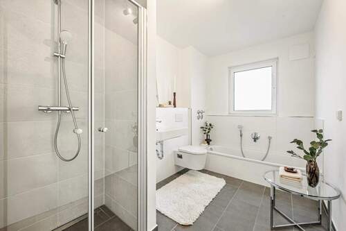 Bad - 3 Zimmer Etagenwohnung in Wiesbaden