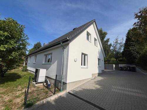 Vorderansicht.jpg - 6 Zimmer Doppelhaushälfte zum Kaufen in Kiel