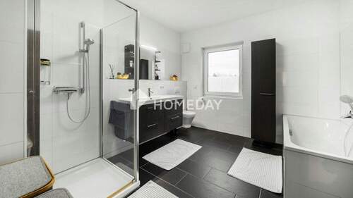 1. OG Badezimmer 1 - 