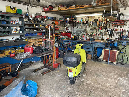 Werkstatt in der Garage (Aufzug ins UG möglich) - 