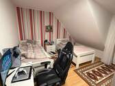 Schlafzimmer OG u DG Wohnung (2) - 