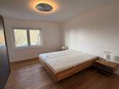 großzügiges Schlafzimmer - 