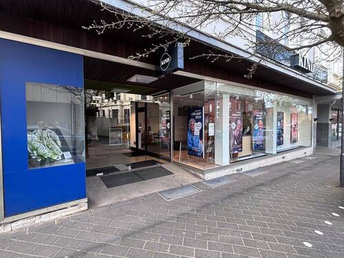 Eingang zum Gebäude - 2 Zimmer Mehrfamilienhaus, Wohnhaus zum Kaufen in Bünde