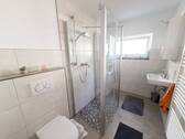 Badezimmer EG - 7 Zimmer Mehrfamilienhaus, Wohnhaus in Künzelsau