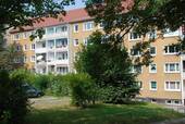 Rückansicht - 3-Raum-Wohnung mit Badewanne - 330,00 EUR Kaltmiete, ca.  58,10 m² Wohnfläche