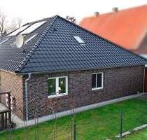 Stilvoll wohnen mit hoher Energieeffizienz - moderne Doppelhaushälfte (KfW 70) - Geestland Sievern