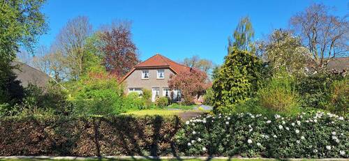 Außenansicht - Ihr neues Zuhause im Grünen: Viel Platz, Komfort und flexible Wohnbereiche