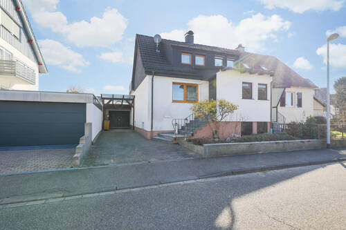 Straßenansicht - 2 Zimmer Doppelhaushälfte zum Kaufen in Birkenfeld