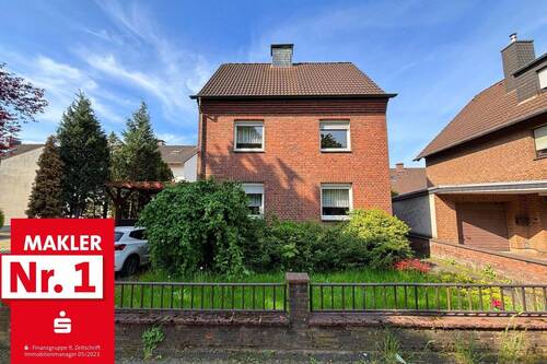 Frontansicht - Einfamilienhaus mit Altbaucharme