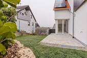 Terrasse und Gartenanteil III - 
